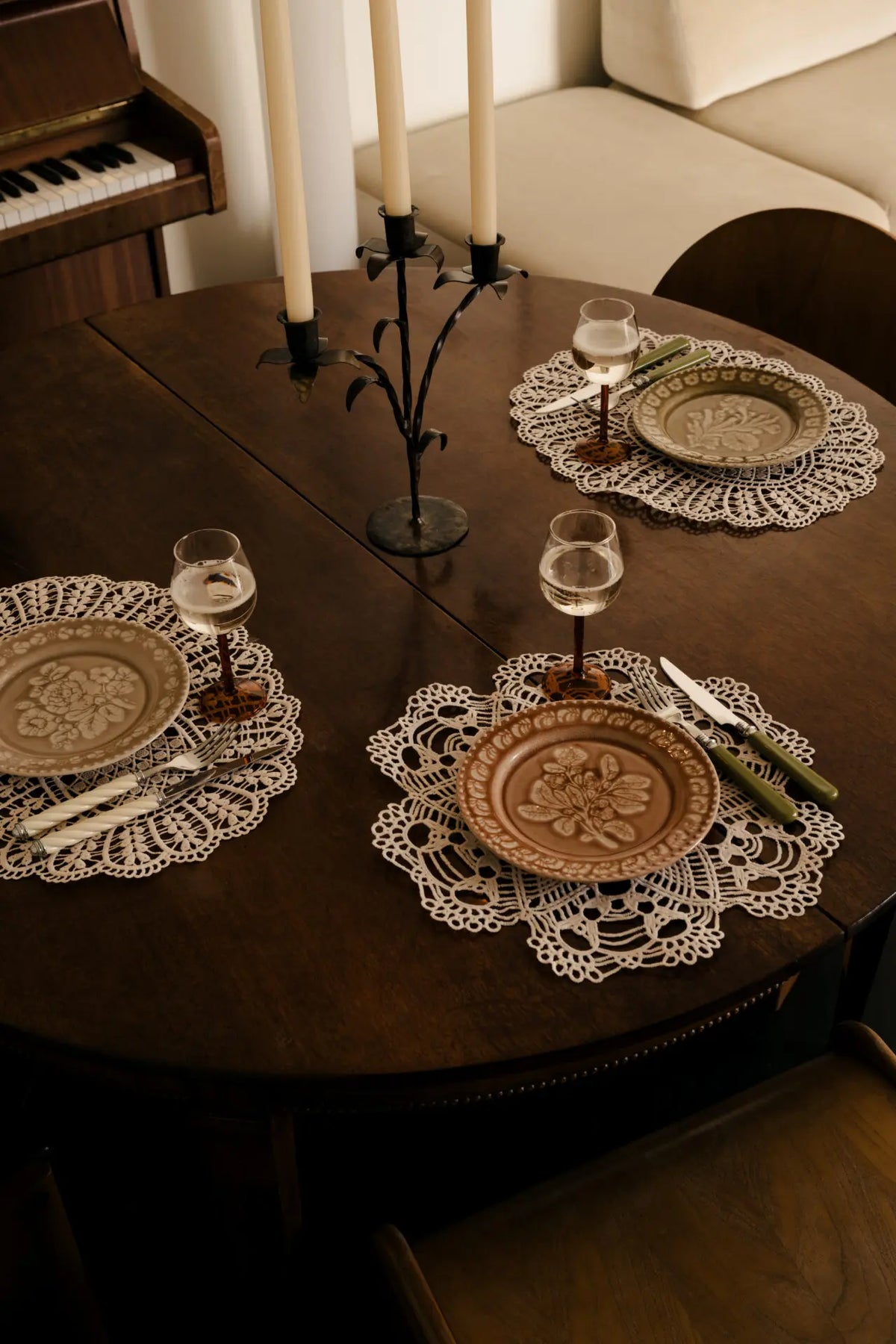 Assiette à motif floral