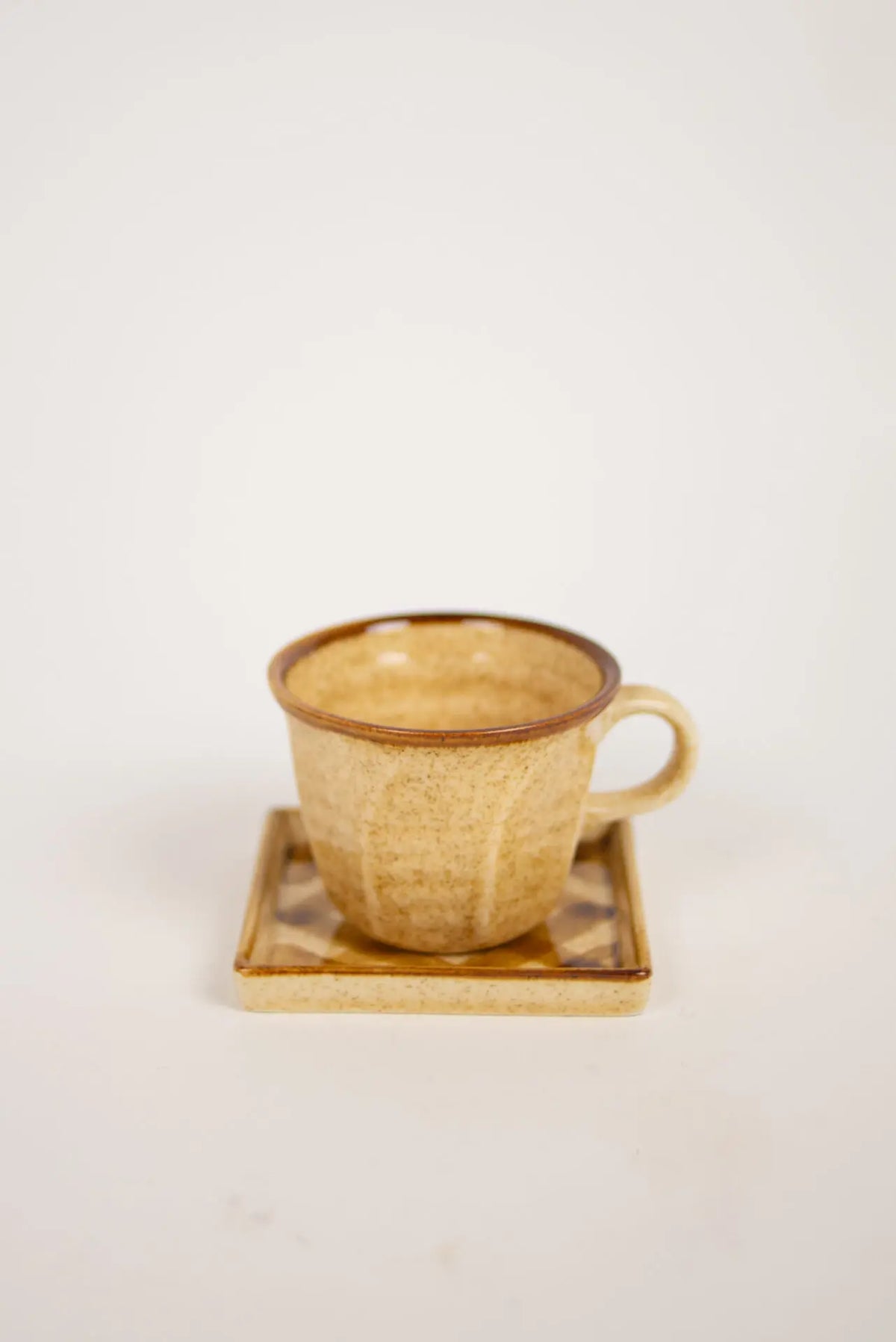 Tasse avec soucoupe