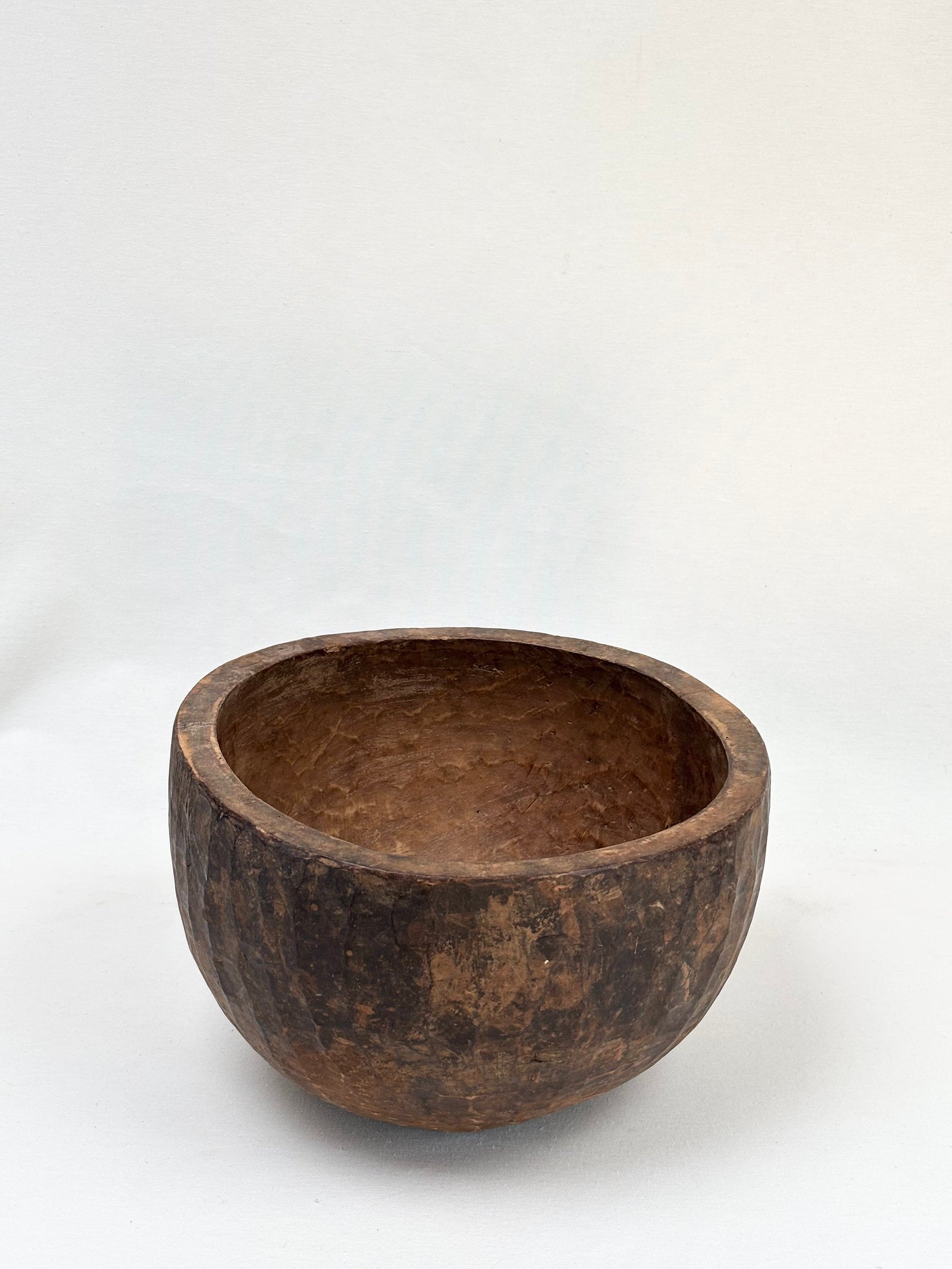 Grand bol en bois